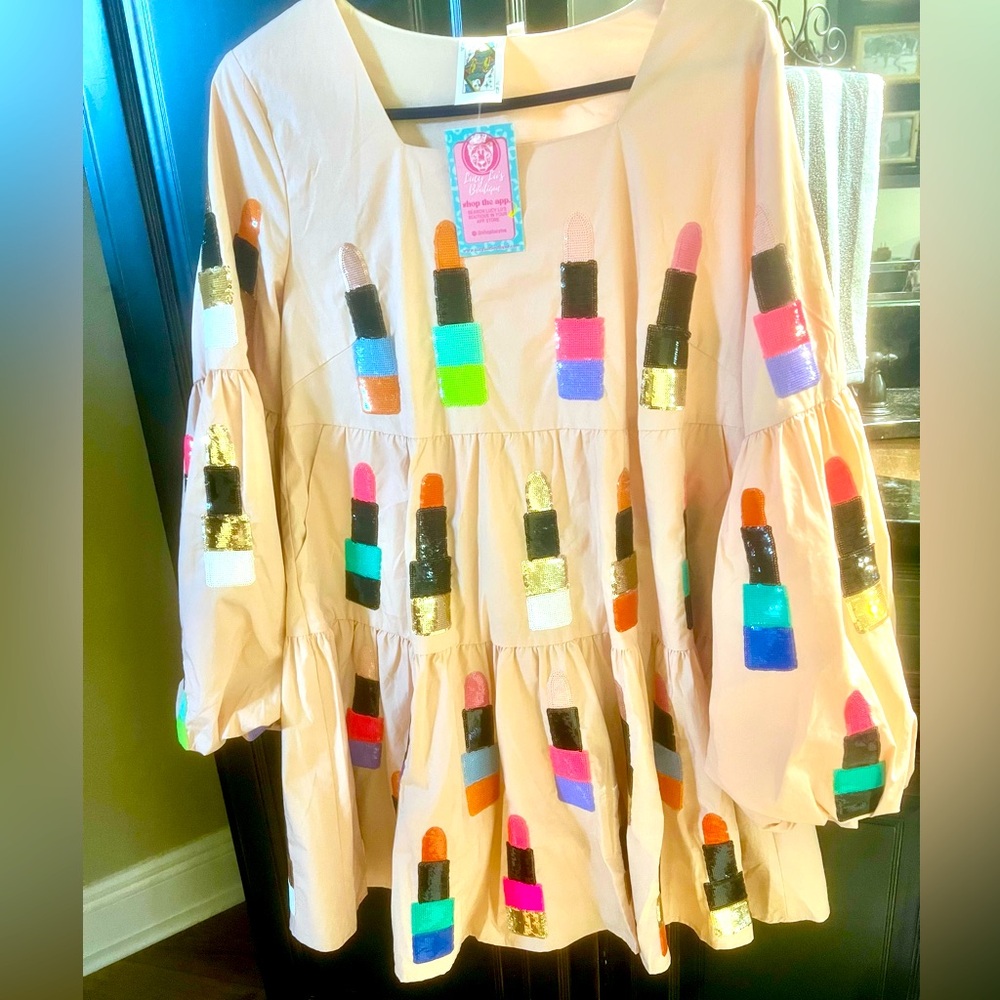 ❤️Queen of sparkles brand, new with tags lipstick dress size medium❤️